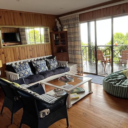 Peaceful Guest Suite With Balcony Views And Garden Setting 滨海布伦顿 外观 照片