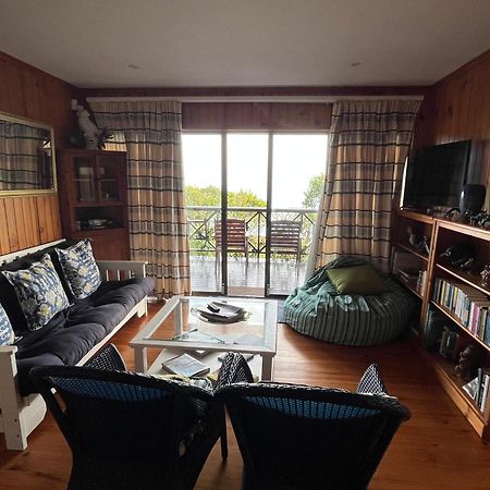Peaceful Guest Suite With Balcony Views And Garden Setting 滨海布伦顿 外观 照片