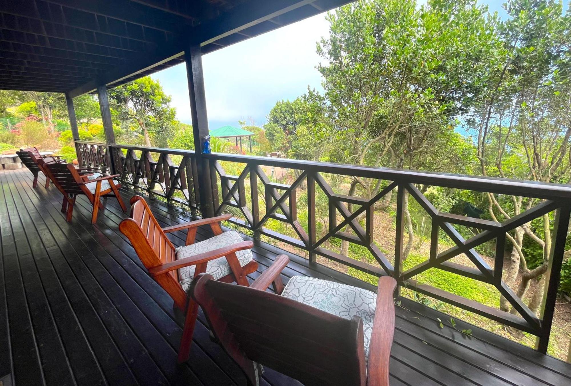 Peaceful Guest Suite With Balcony Views And Garden Setting 滨海布伦顿 外观 照片