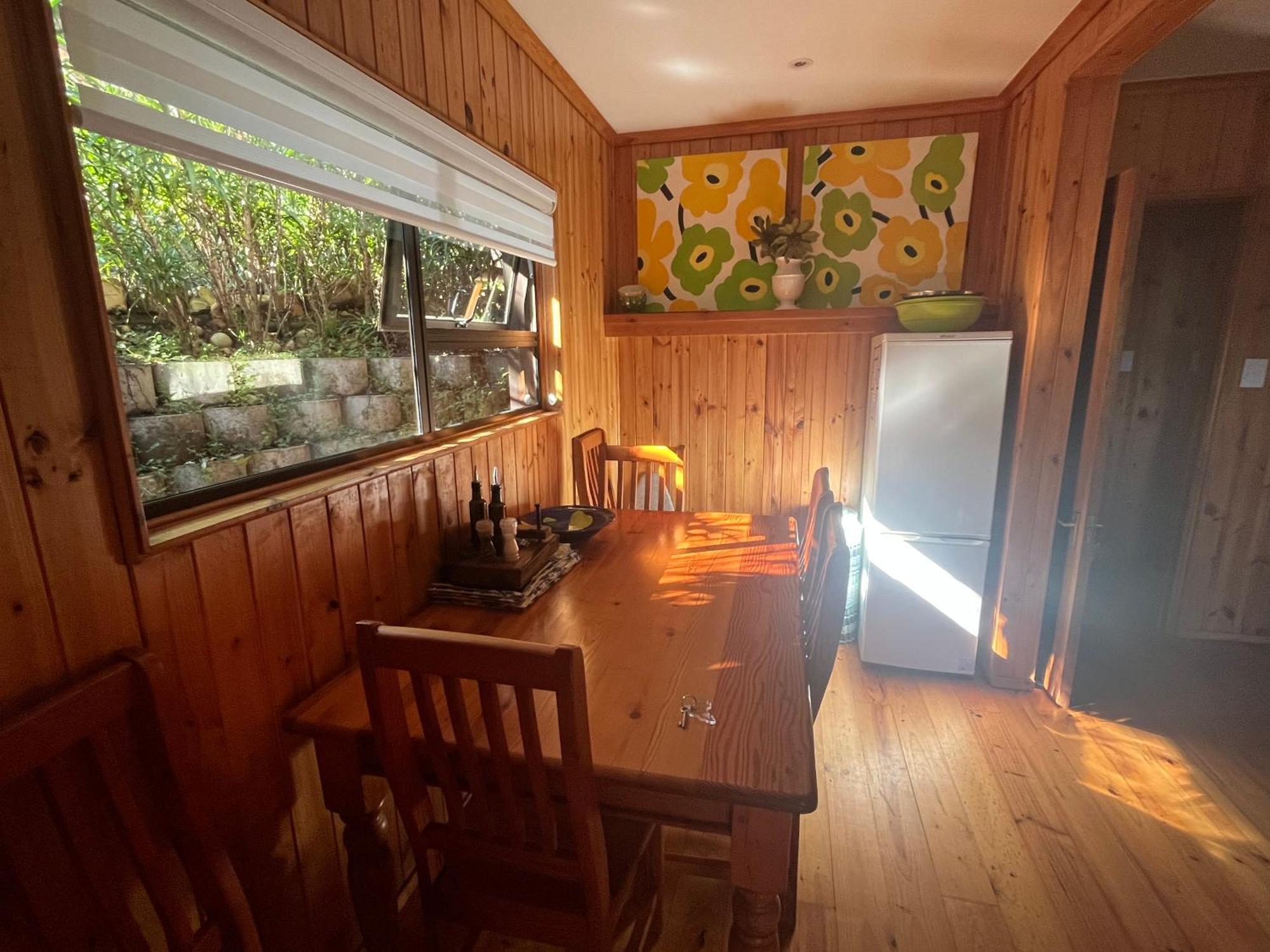 Peaceful Guest Suite With Balcony Views And Garden Setting 滨海布伦顿 外观 照片