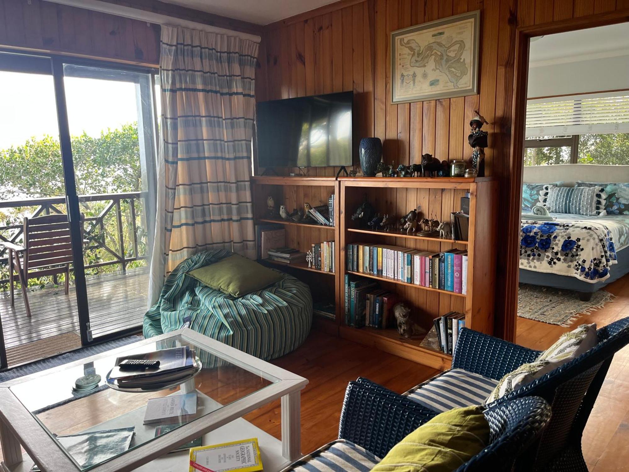 Peaceful Guest Suite With Balcony Views And Garden Setting 滨海布伦顿 外观 照片