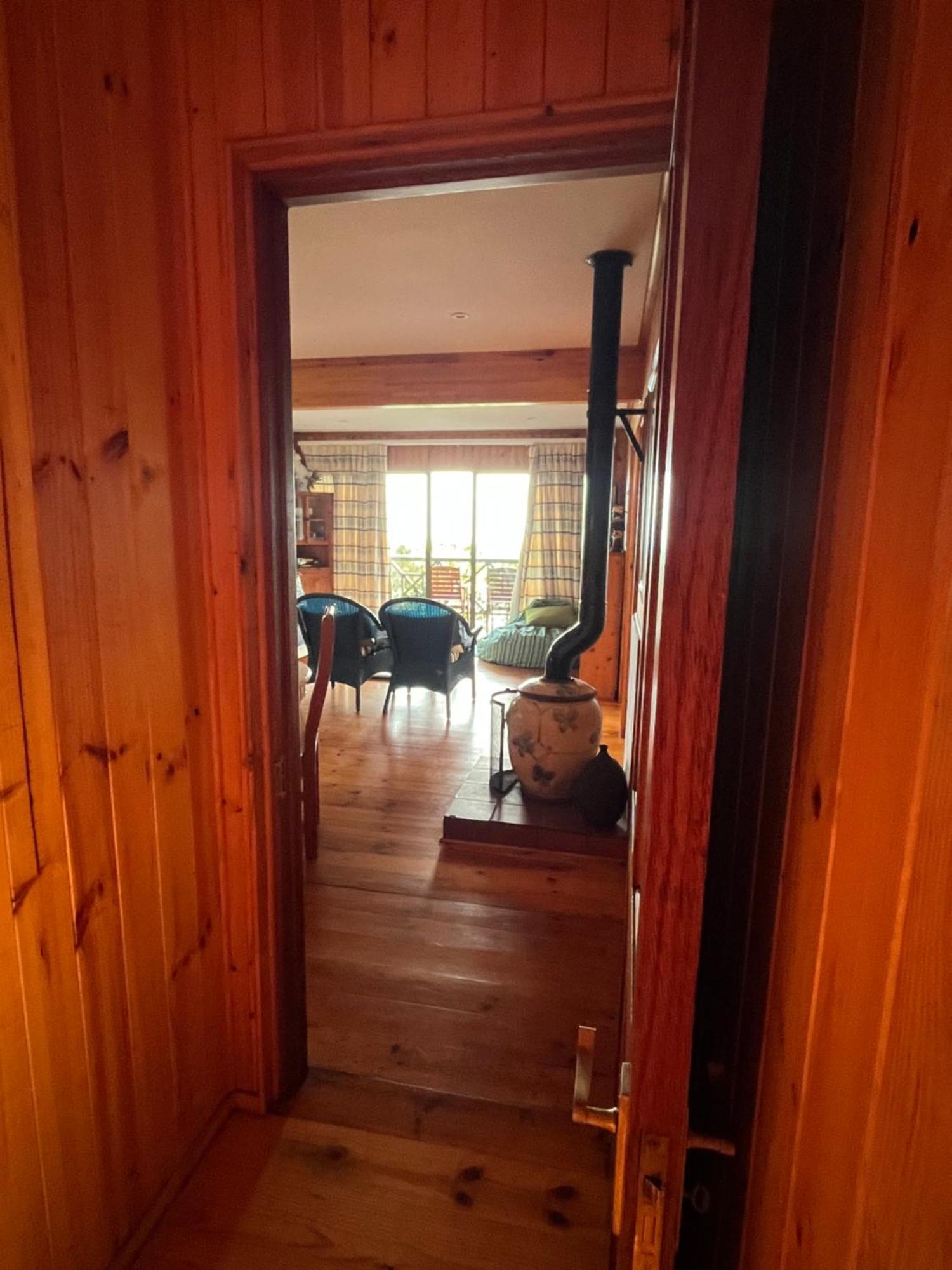 Peaceful Guest Suite With Balcony Views And Garden Setting 滨海布伦顿 外观 照片